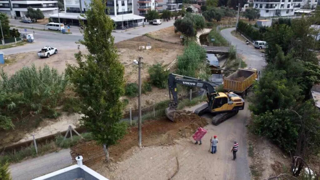 Nazilli’de ağır tonajlı araçların yoğun kullanımı sonrası yol yenileme çalışması başladı