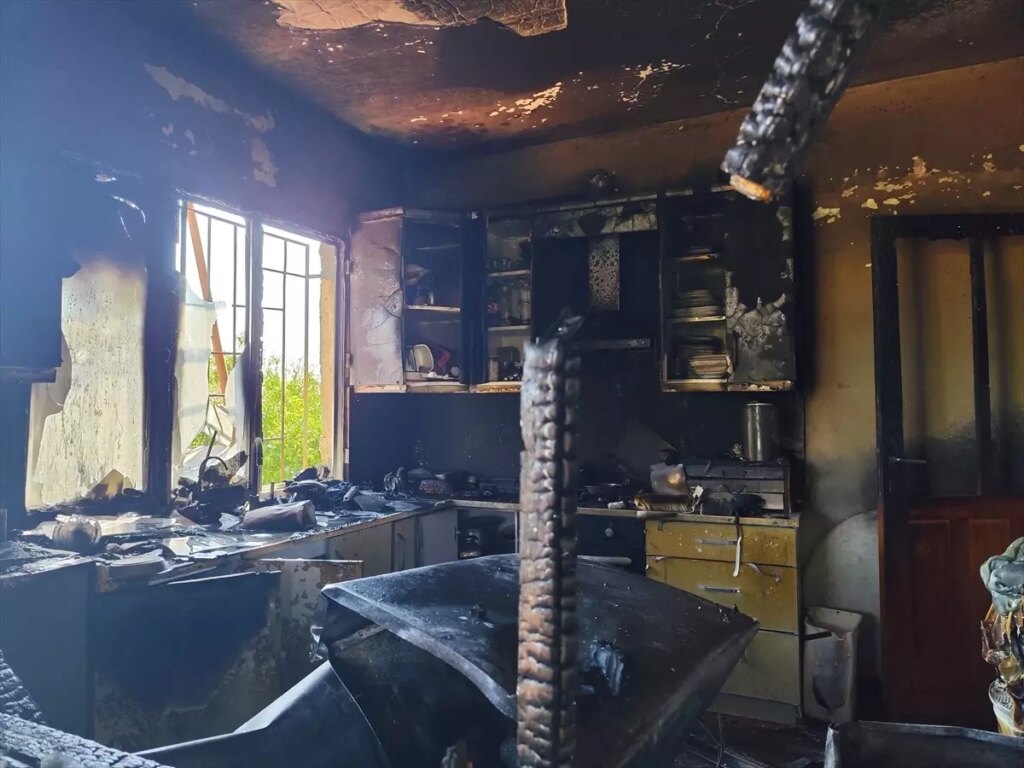 Nazilli’de İki Katlı Binada Yangın Çıktı
