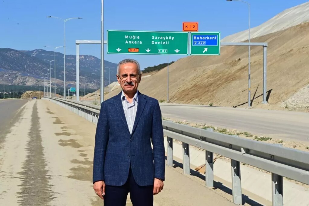 Aydın-Denizli Otoyolu 17 Ekim’de Açılıyor