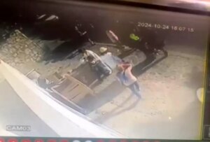 Bodrum’da Motosiklet Trafikten Men Edilince Sürücü, Polisin Motosikletine Tekme Attı