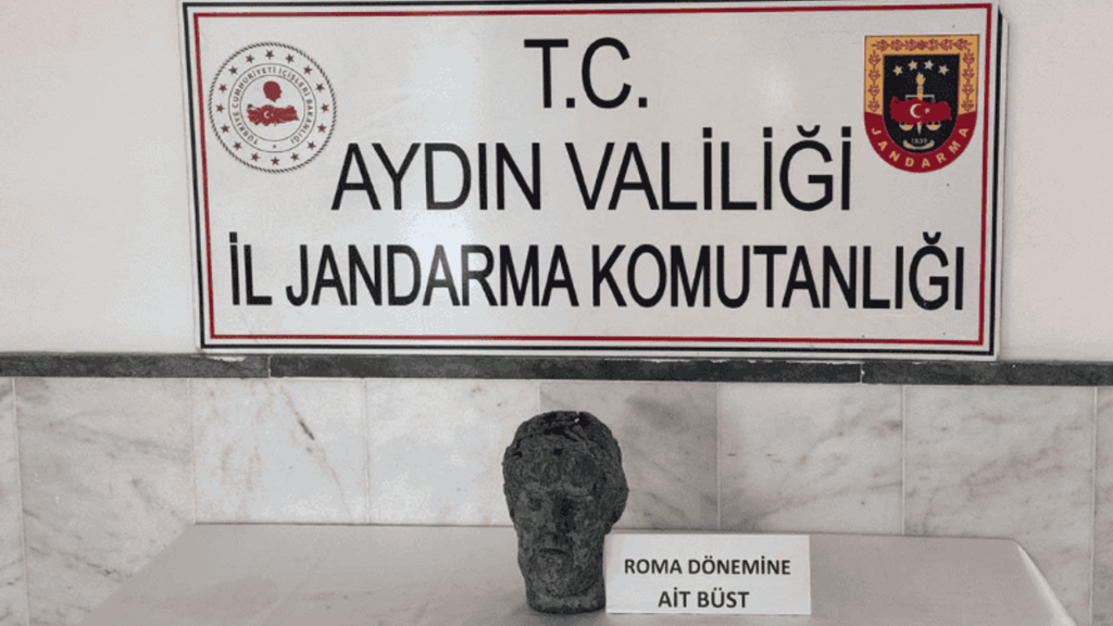 Roma dönemine ait büstü satmak isterken yakalandılar