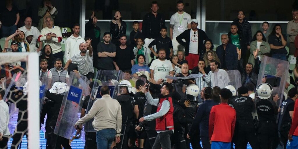 ”Orta hakem ile VAR hakeminin ortaklaşa kararlarıyla katledildik”