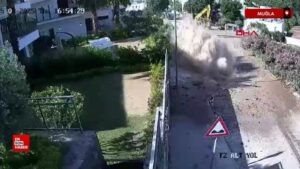 Bodrum’da yine isale hattı patladı: 9 evi su bastı