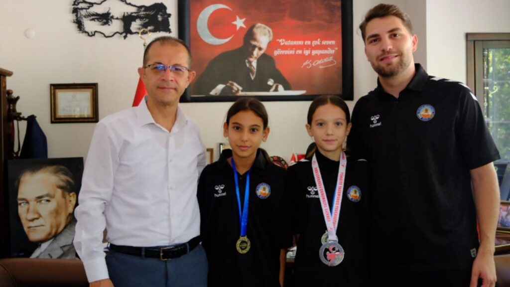 Başkan Doğanca şampiyon sporcuları ağırladı
