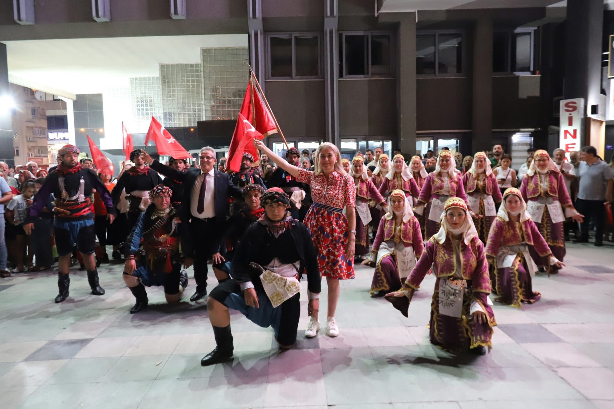 Nazillide 5 Eylul Coskusu Fener Alayi Yapildi 597219 F7Fa9907F31492A4F4110A865A31Bc04