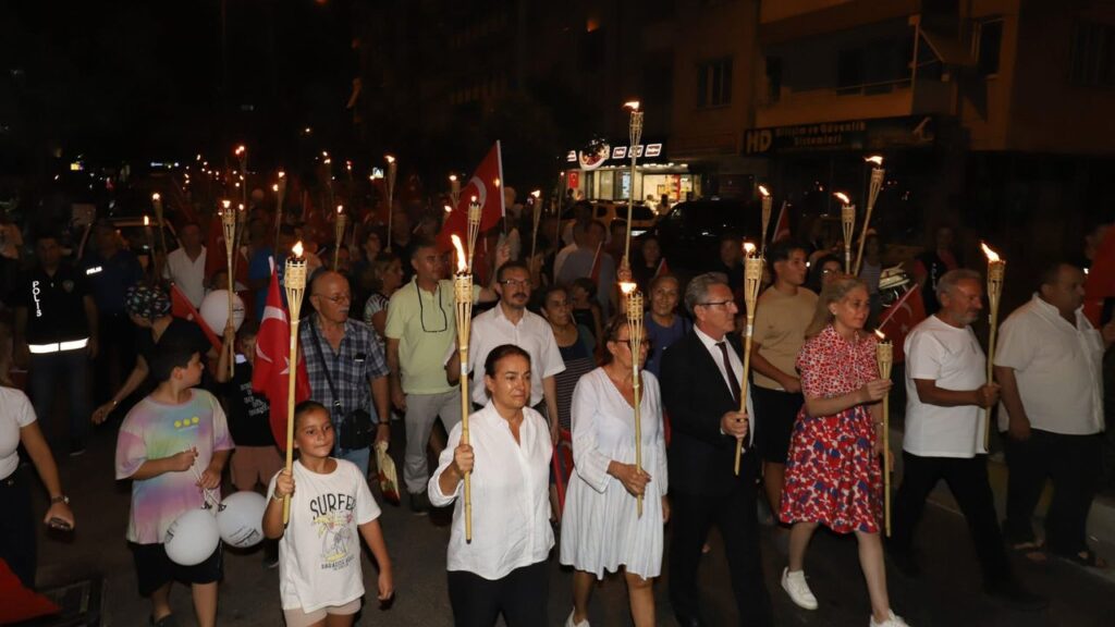 Nazilli’de 5 Eylül coşkusu! Fener alayı yapıldı