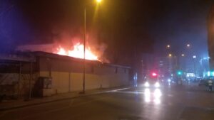Nazilli’de ortaokulda feci yangın! Şehir merkezinde alevler yükseldi
